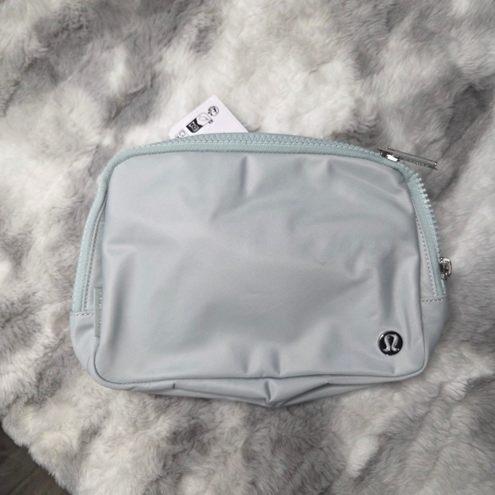 Lululemon Everywhere Belt Bag Large 2L Pelican Silver LU9BS1S NWT